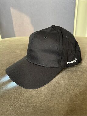 Budeez Adult Unisex Black LED Power Cap Hat Hands-Free Lighting One Size NWT